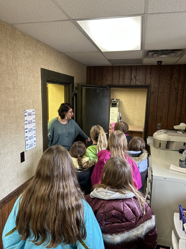5th Grade Students Visit Hershey State Bank Hershey Public Schools