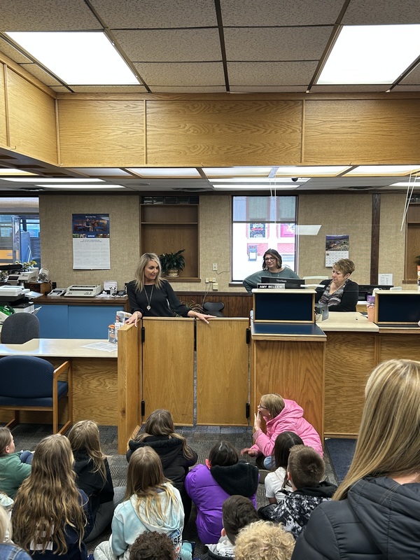 5th Grade Students Visit Hershey State Bank Hershey Public Schools